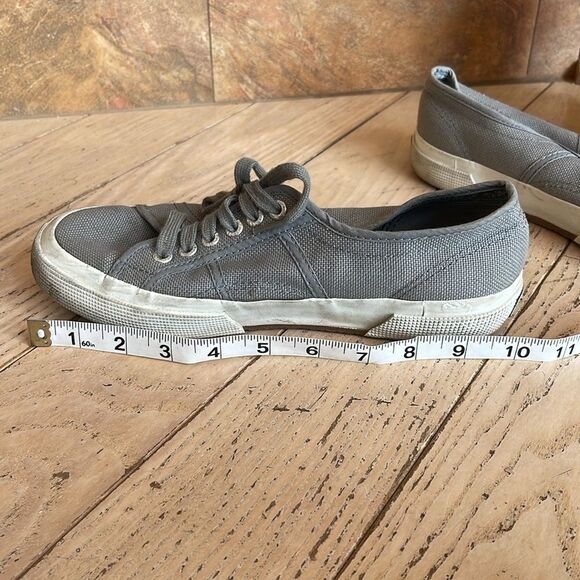 Superga Women's 2750 Classic Lace-up Canvas Sneaker
Size EU39.5 US7 - Picture 13 of 15